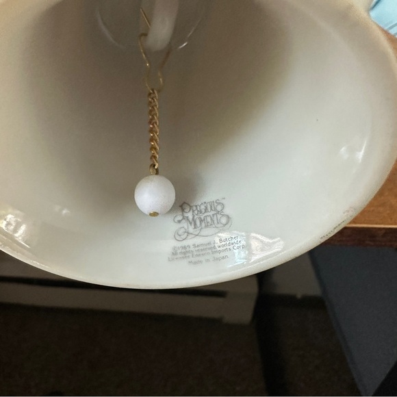 Precious Moments August Ceramic Bell with Heart Handle - Picture 2 of 2